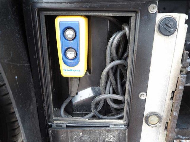 いすゞエルフ平ボディ小型（2t・3t）[写真22]