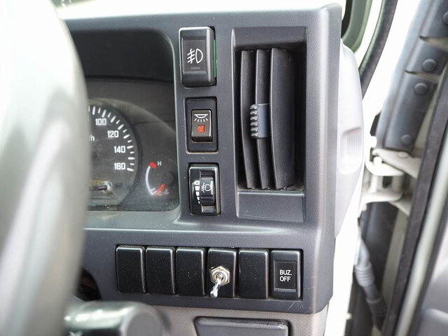 いすゞエルフ平ボディ小型（2t・3t）[写真38]