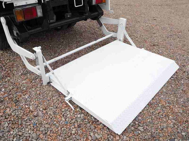 いすゞエルフ平ボディ小型（2t・3t）[写真09]