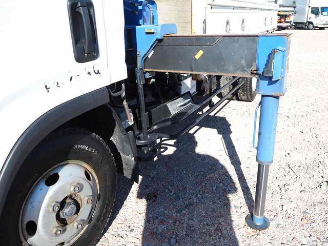 いすゞエルフクレーン3段小型（2t・3t）[写真12]