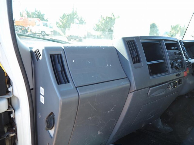 いすゞエルフクレーン3段小型（2t・3t）[写真33]