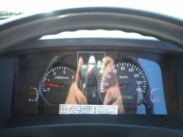 いすゞエルフクレーン3段小型（2t・3t）[写真39]