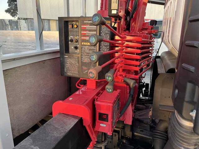 いすゞエルフクレーン4段小型（2t・3t）[写真13]