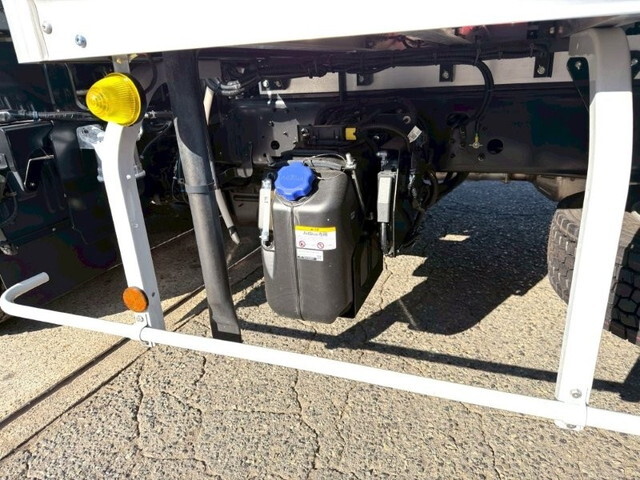 日野レンジャー冷凍車（冷蔵車）中型（4t）[写真18]