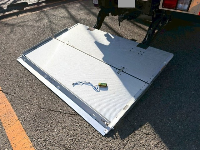 日野レンジャー冷凍車（冷蔵車）中型（4t）[写真06]