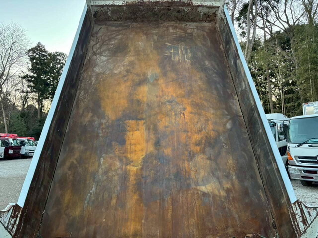 三菱ふそうキャンターダンプ小型（2t・3t）[写真35]