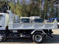 三菱ふそうキャンターダンプ小型（2t・3t）[写真09]