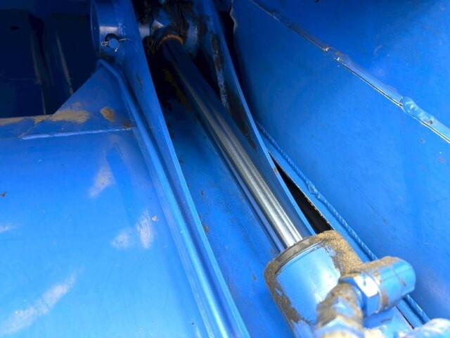 いすゞエルフパッカー車（塵芥車）小型（2t・3t）[写真13]