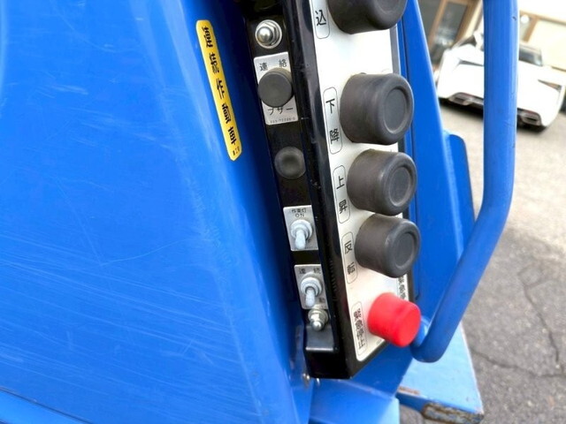 いすゞエルフパッカー車（塵芥車）小型（2t・3t）[写真15]