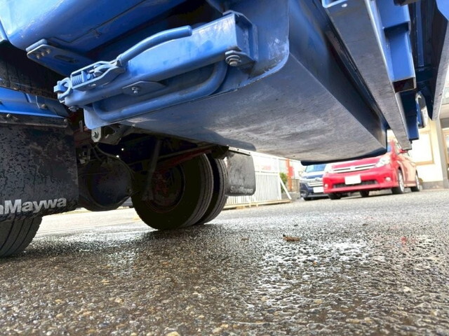 いすゞエルフパッカー車（塵芥車）小型（2t・3t）[写真17]