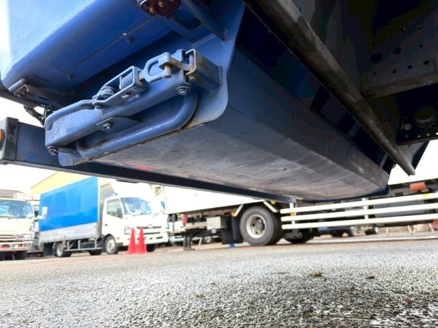 いすゞエルフパッカー車（塵芥車）小型（2t・3t）[写真18]