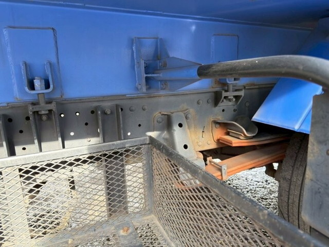 いすゞエルフパッカー車（塵芥車）小型（2t・3t）[写真20]