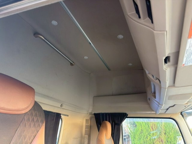 日野プロフィアトレーラーヘッド（トラクターヘッド）大型（10t）[写真18]