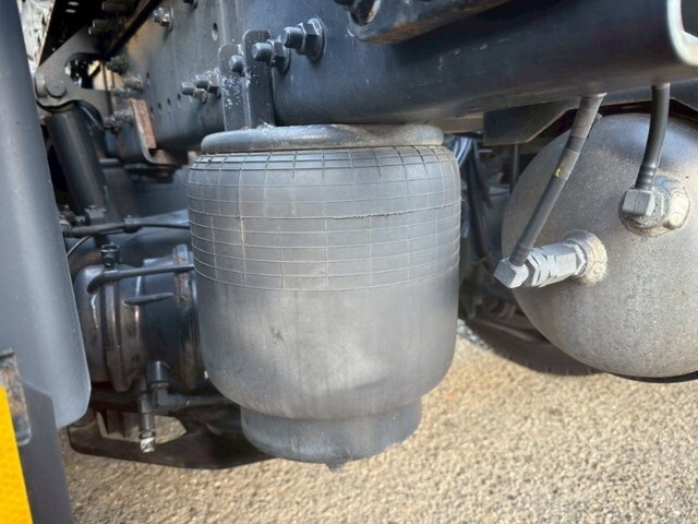 日野プロフィアトレーラーヘッド（トラクターヘッド）大型（10t）[写真06]