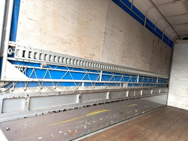 日野デュトロ幌ウイング小型（2t・3t）[写真11]