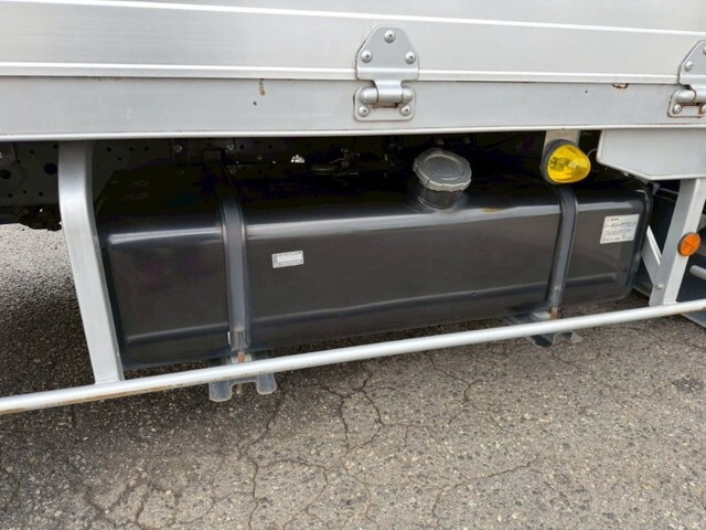 日野デュトロ幌ウイング小型（2t・3t）[写真18]