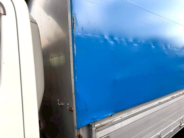 日野デュトロ幌ウイング小型（2t・3t）[写真19]