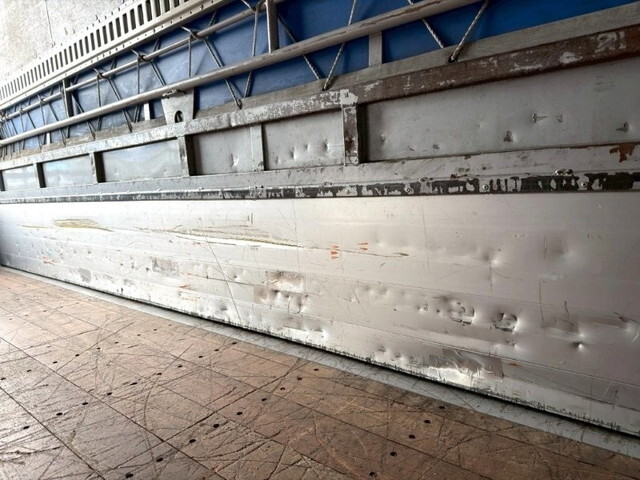 日野デュトロ幌ウイング小型（2t・3t）[写真20]