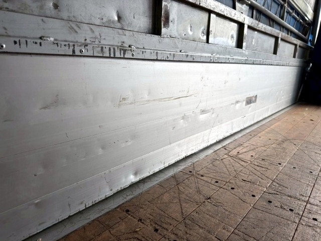 日野デュトロ幌ウイング小型（2t・3t）[写真22]