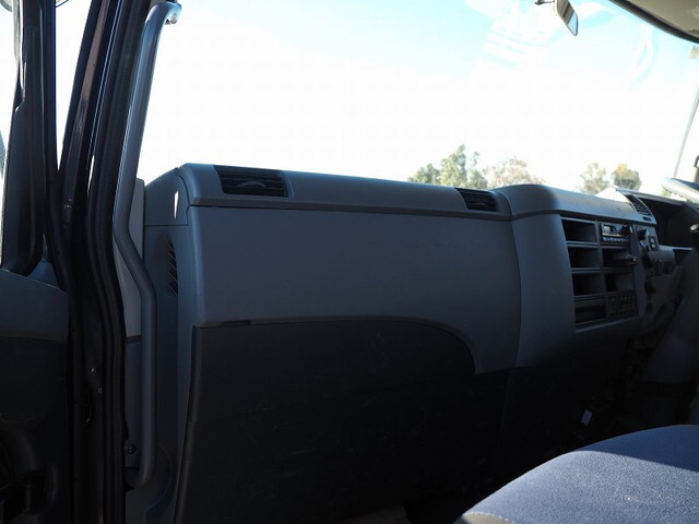 三菱ふそうファイタークレーン4段中型（4t）[写真33]