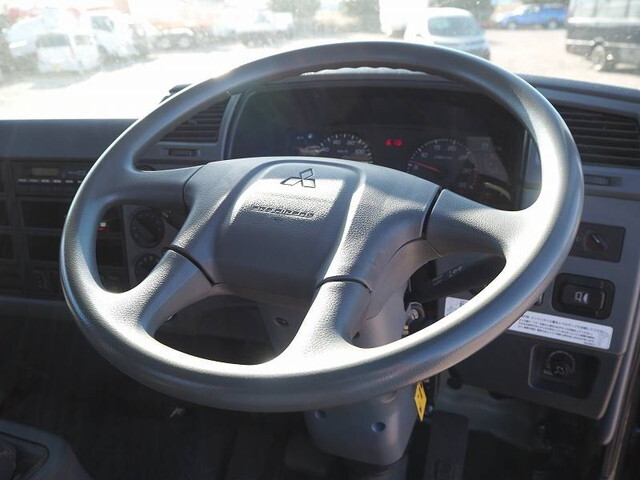 三菱ふそうファイタークレーン4段中型（4t）[写真36]