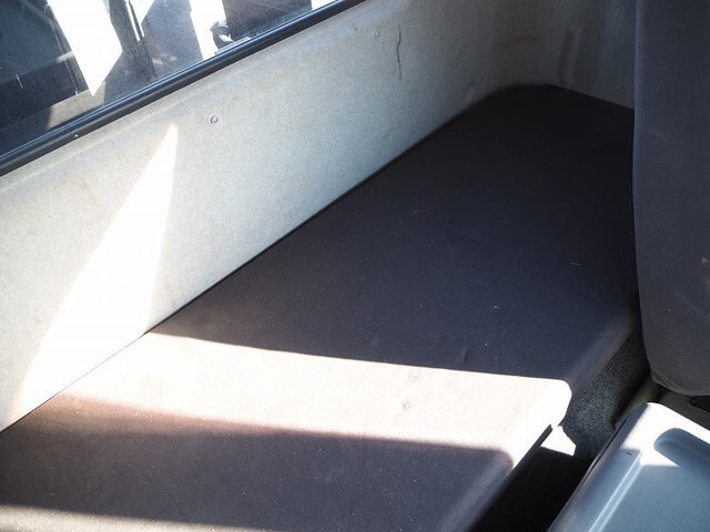 三菱ふそうファイタークレーン4段中型（4t）[写真37]