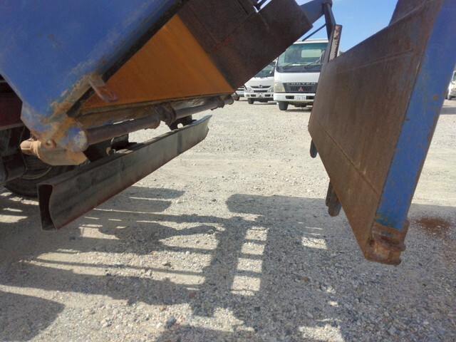 三菱ふそうキャンターダンプ小型（2t・3t）[写真14]