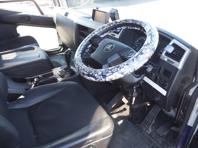 三菱ふそうファイター平ボディ増トン（6t・8t）[写真03]