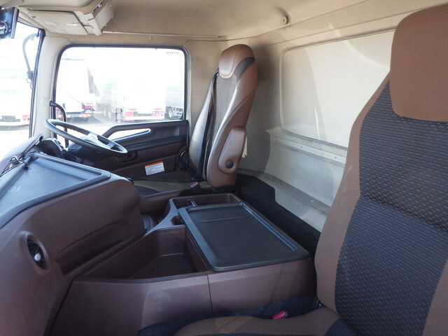 日野プロフィアアルミウイング大型（10t）[写真11]