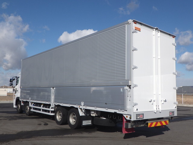 日野プロフィアアルミウイング大型（10t）[写真02]