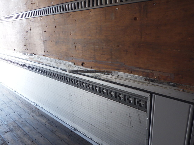 日野プロフィアアルミウイング大型（10t）[写真09]