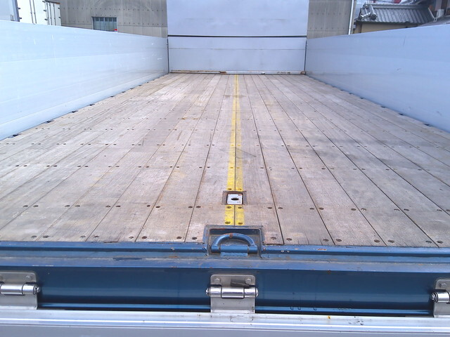 三菱ふそうファイターアルミブロック中型（4t）[写真16]