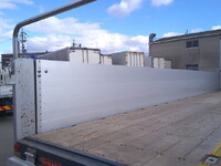 三菱ふそうファイターアルミブロック中型（4t）[写真19]