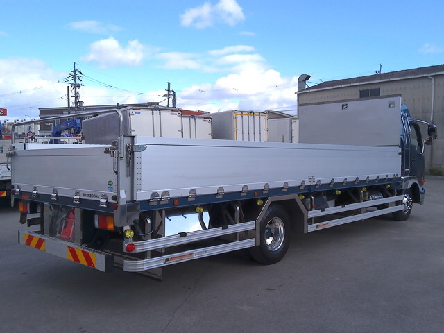 三菱ふそうファイターアルミブロック中型（4t）[写真02]