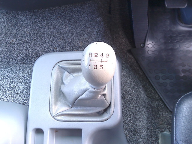 三菱ふそうファイターアルミブロック中型（4t）[写真32]