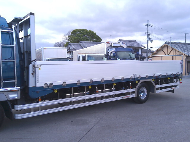 三菱ふそうファイターアルミブロック中型（4t）[写真05]