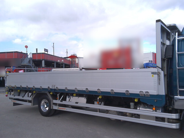 三菱ふそうファイターアルミブロック中型（4t）[写真06]