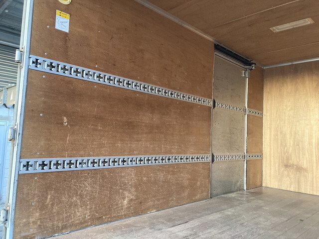 いすゞエルフアルミバン小型（2t・3t）[写真21]