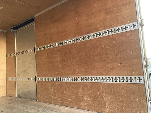 いすゞエルフアルミバン小型（2t・3t）[写真22]