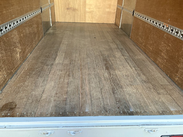 いすゞエルフアルミバン小型（2t・3t）[写真23]