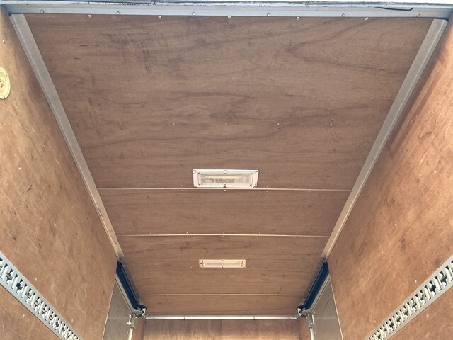 いすゞエルフアルミバン小型（2t・3t）[写真24]