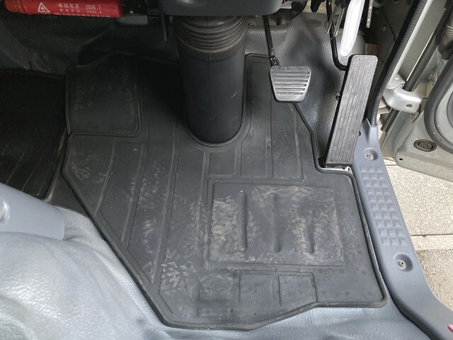 いすゞエルフアルミバン小型（2t・3t）[写真37]