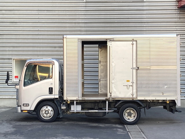 いすゞエルフアルミバン小型（2t・3t）[写真04]