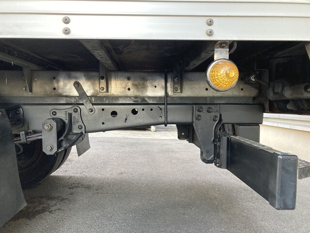 いすゞエルフアルミバン小型（2t・3t）[写真09]