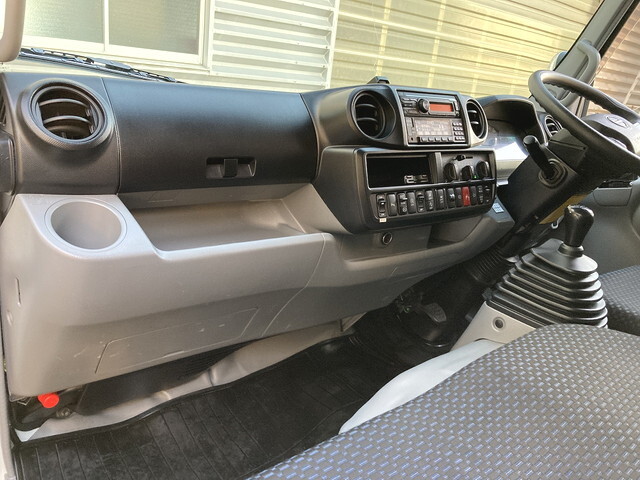 日野デュトロアルミバン小型（2t・3t）[写真19]