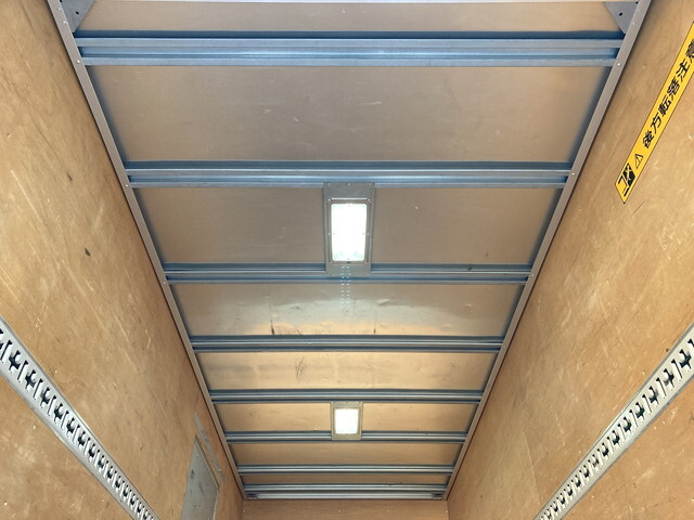 日野デュトロアルミバン小型（2t・3t）[写真24]