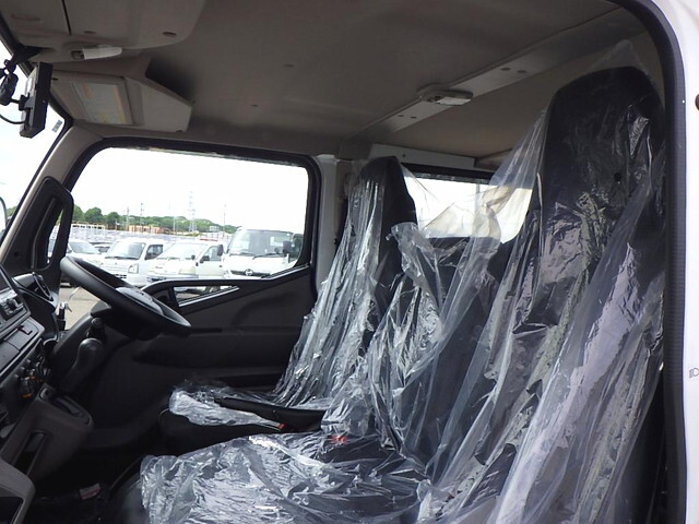 三菱ふそうキャンターダブルキャブ（Wキャブ）小型（2t・3t）[写真12]