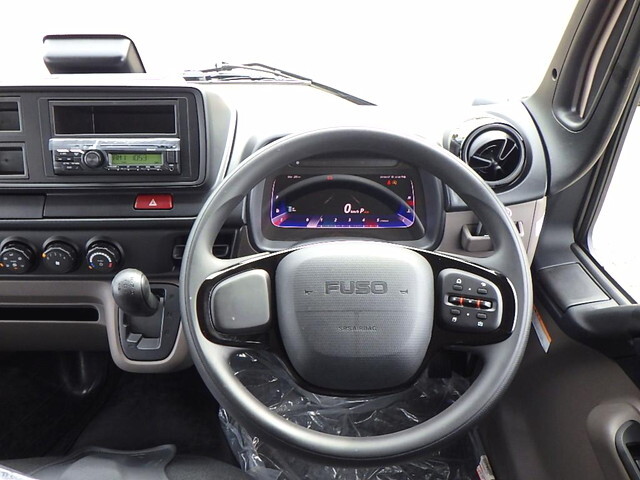 三菱ふそうキャンターダブルキャブ（Wキャブ）小型（2t・3t）[写真21]