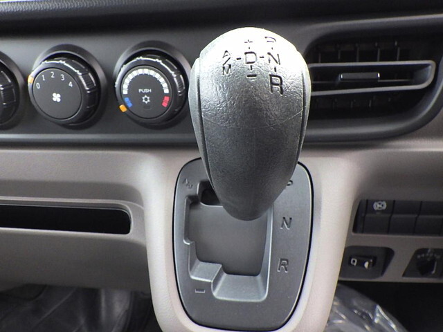 三菱ふそうキャンターダブルキャブ（Wキャブ）小型（2t・3t）[写真22]