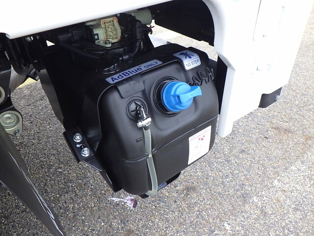 三菱ふそうキャンターダブルキャブ（Wキャブ）小型（2t・3t）[写真38]